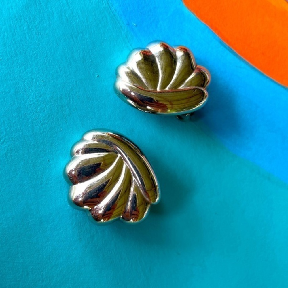 Vintage 80s Fluted Silver Clip On Earrings Signed Dana